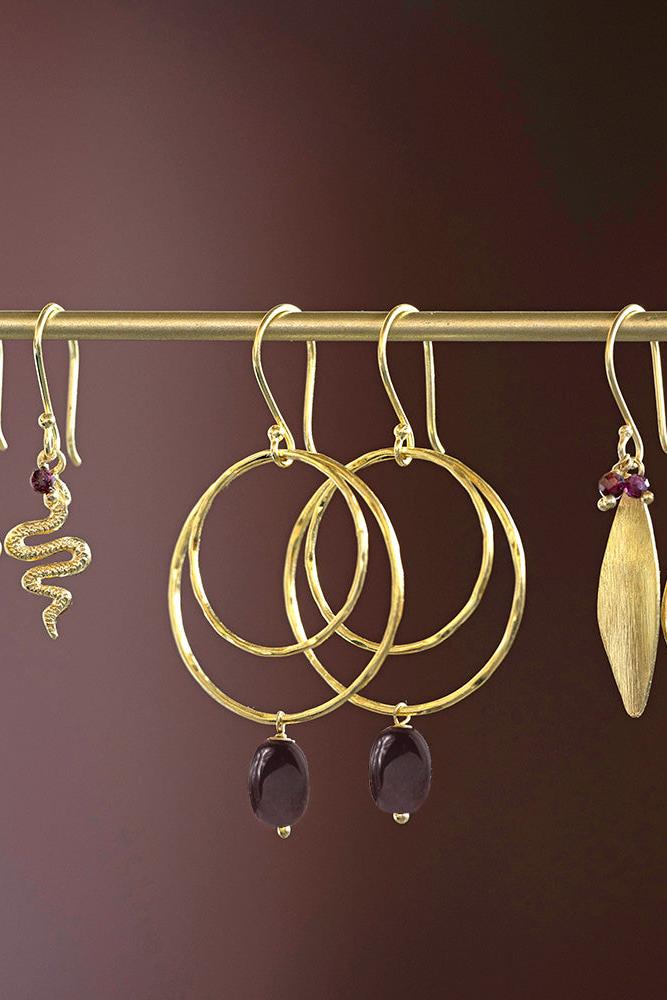 A Beautiful Story Enjoyable Garnet Earrings Gold Plated