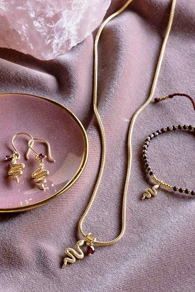A Beautiful Story Hoping Garnet Bracelet Gold Coloured