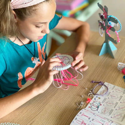 Box CanDIY Friends Create Your Own Bracelets