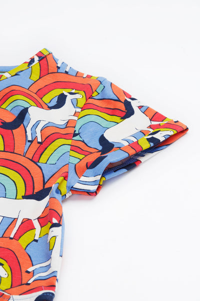Close-up of the soft organic cotton jersey fabric and short sleeve.