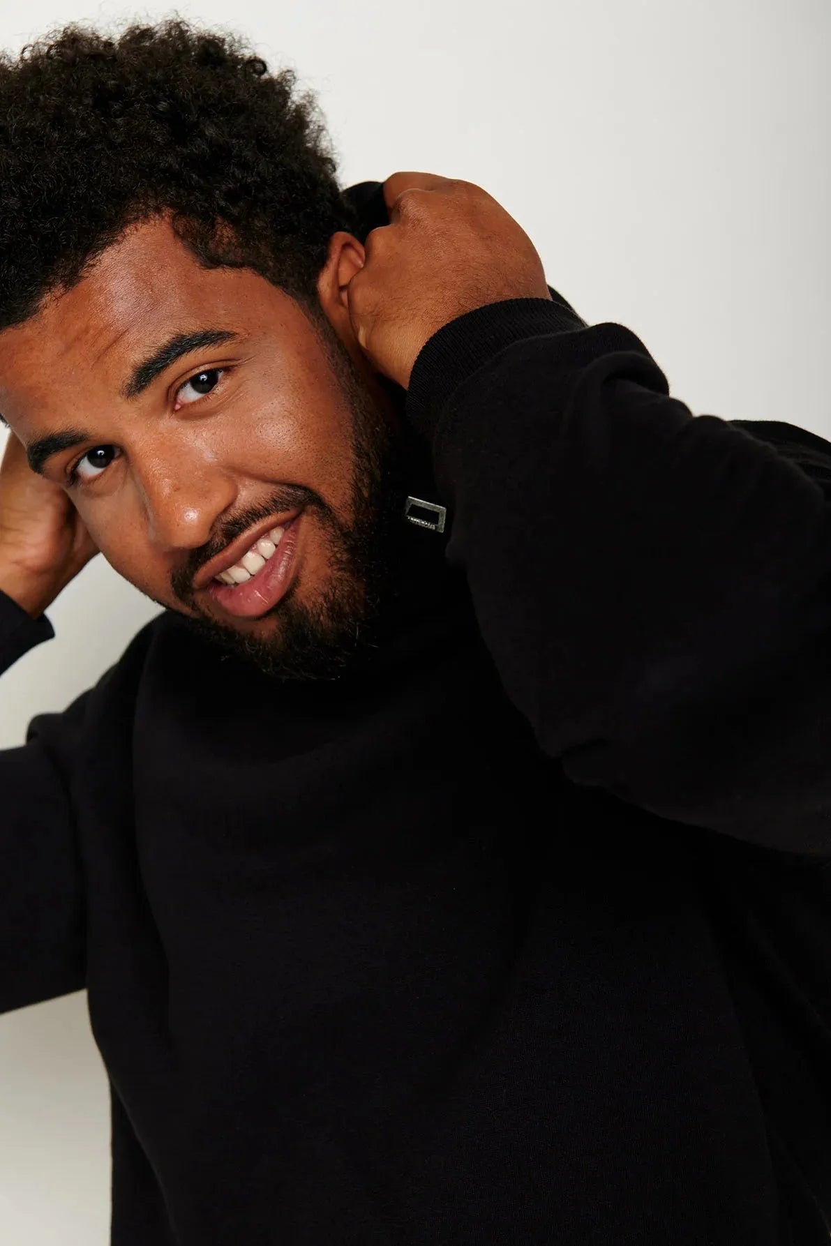 Greenbomb Basic (Star/Hooded Sweater/GOTS) | Black