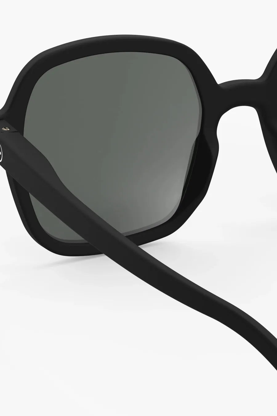 Back view of Izipizi sunglasses lense.