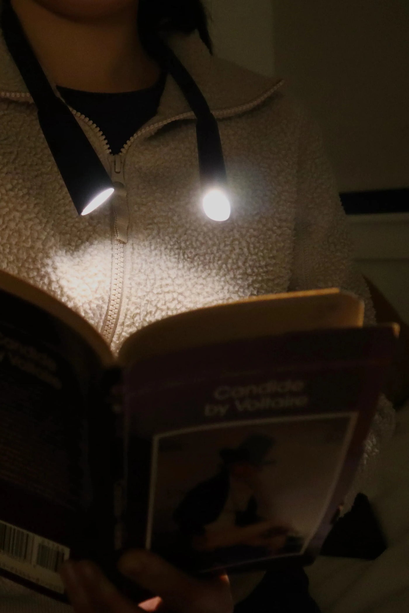 Kikkerland Neck Book Light