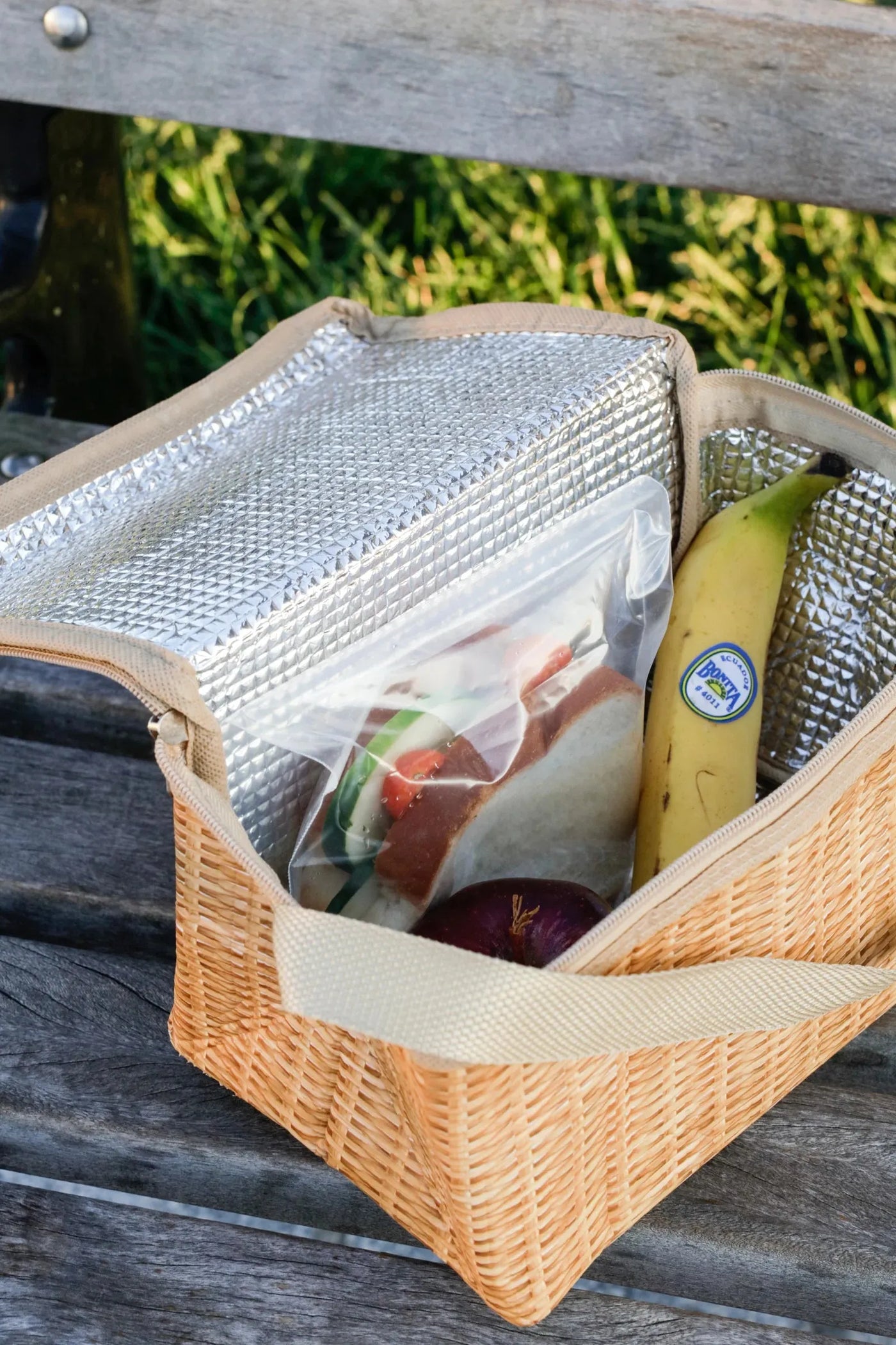 Kikkerland Wicker Lunch Box