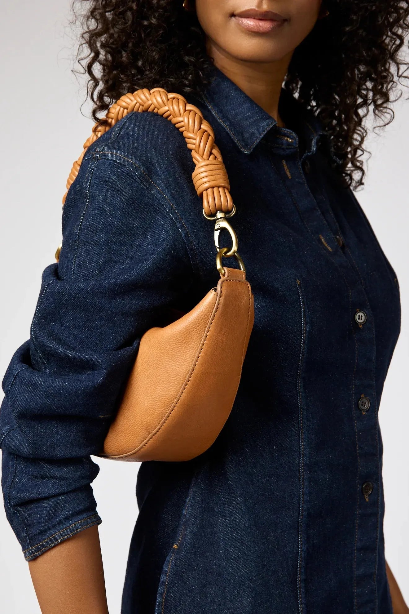 O MY BAG Leo Midi ­Wild Oak Soft Grain Leather incl. Twisted Handle
