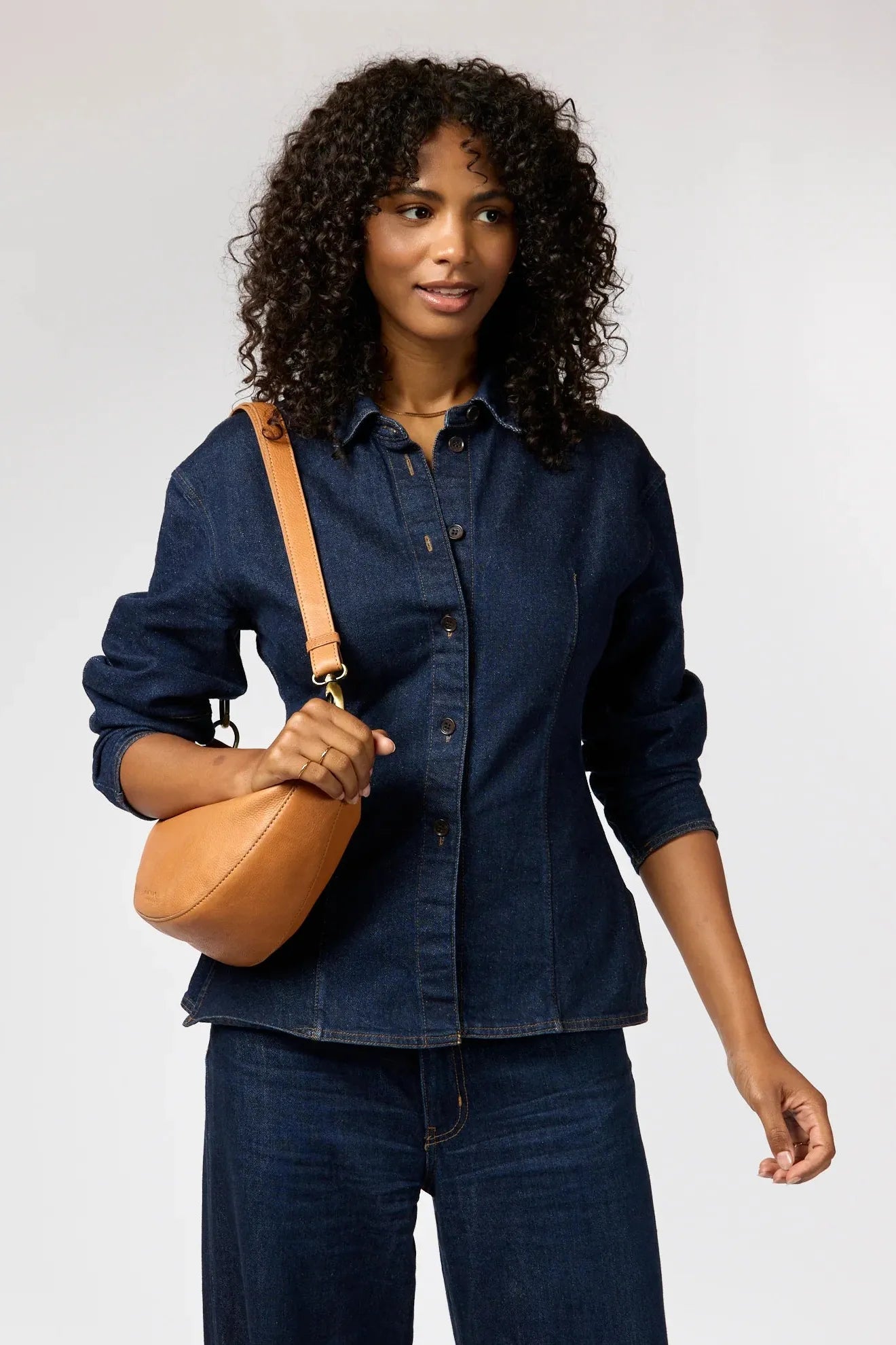 O MY BAG Leo Midi ­Wild Oak Soft Grain Leather incl. Twisted Handle
