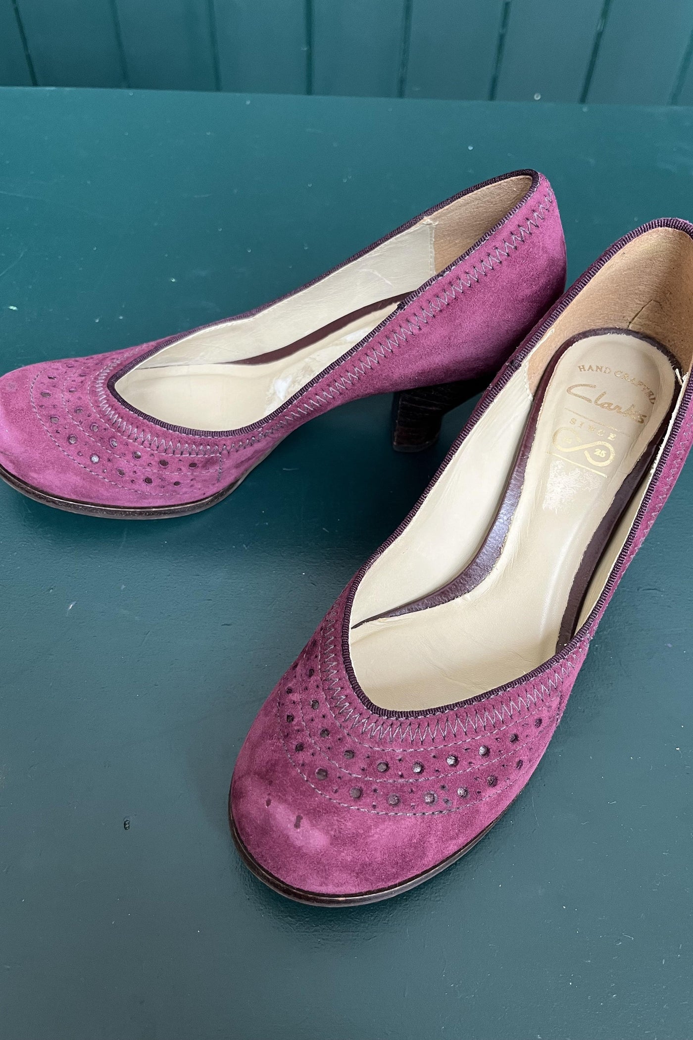 Re-Wear Clarks Purple Suede Heels