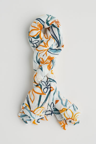 Larissa shirt twisted showing how it gets its crinkle texture.