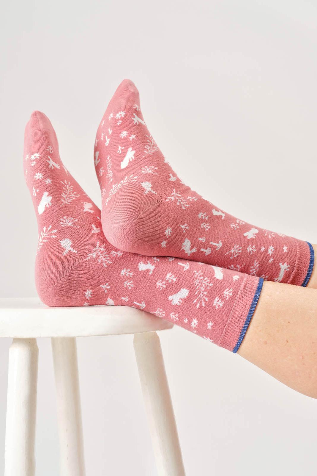 Thought Womens Woodland Floral Outline Bamboo Crew Socks in Dusky Pink