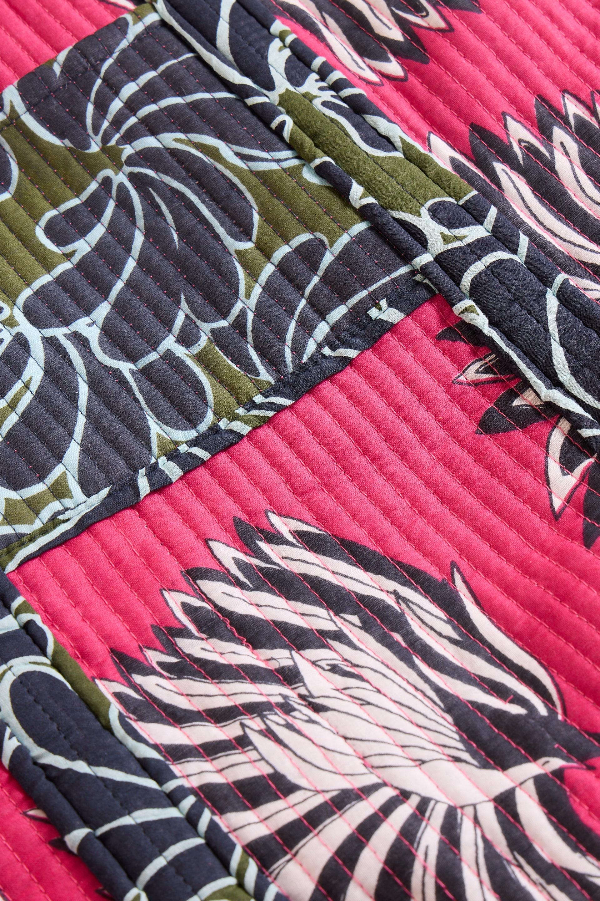 Close up of ridged detail and floral print.
