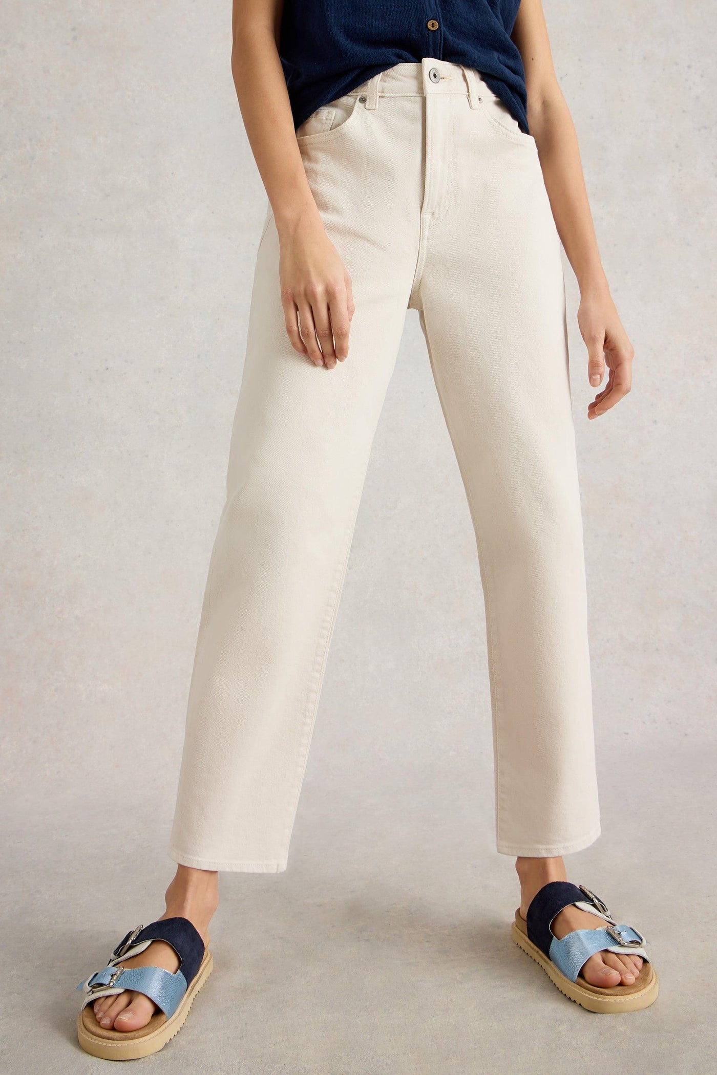 Tapered ankle-length jeans in natural white organic cotton with straight leg fit