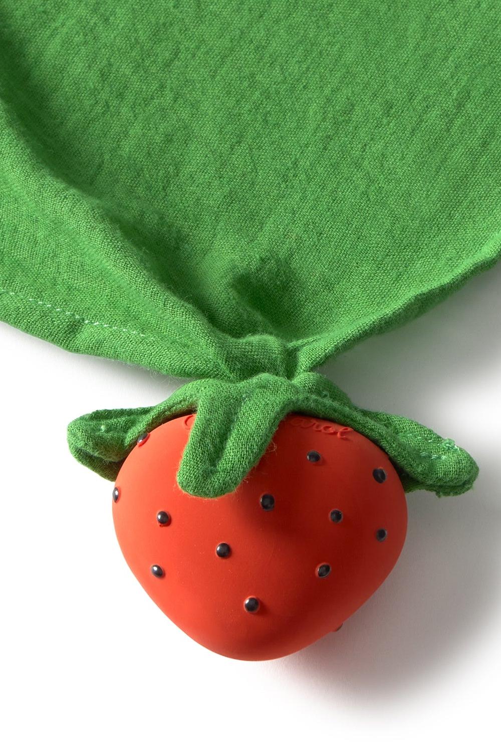 Strawberry-shaped rubber fruit doudou, non-toxic, safe, and eco-conscious.